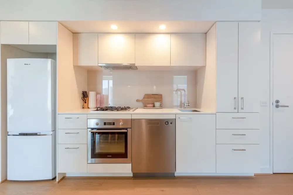 Stylish city views CBD 2 bed 2 bath - photo 13