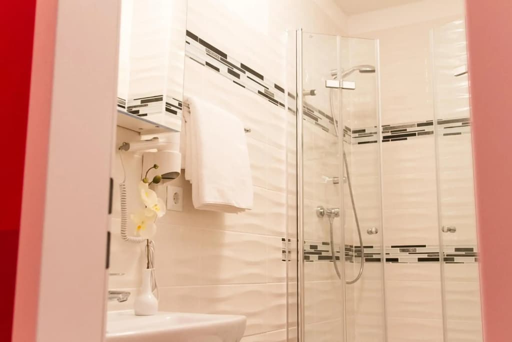 Hotel Spreewitz am Kurfürstendamm - photo 8