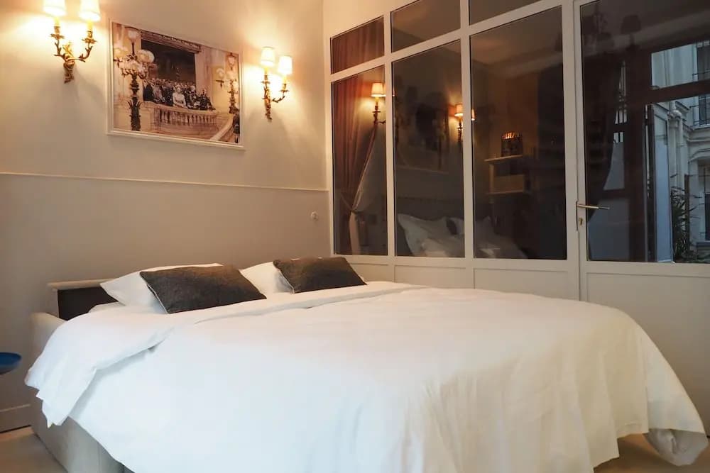 Palais Royal ChicSuites - photo 4