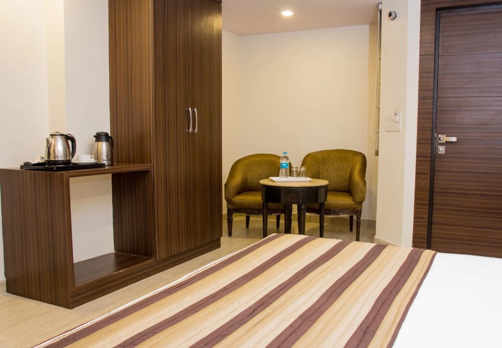 Hotel Pawan Plaza - Near BLK and Ganga Ram Hospital - Karol Bagh - photo 3