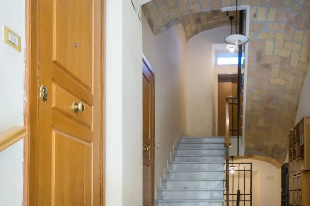 Modern & Charming 3 bed Flat in Central Location - photo 10