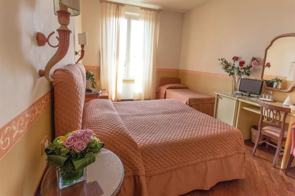 Hotel Aurora - photo 6
