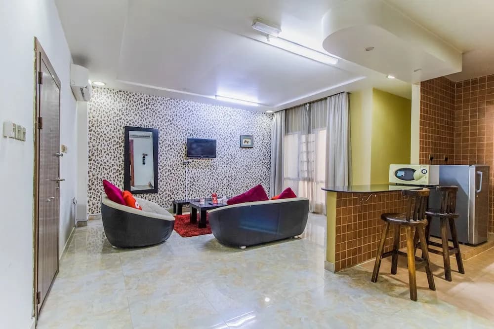 OYO 109 Al Thabit Modern Hotel Apartment - photo 13
