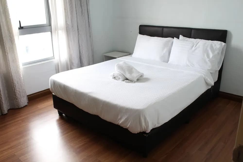 Peaceful Service Suites at Taragon Puteri Bintang - photo 1