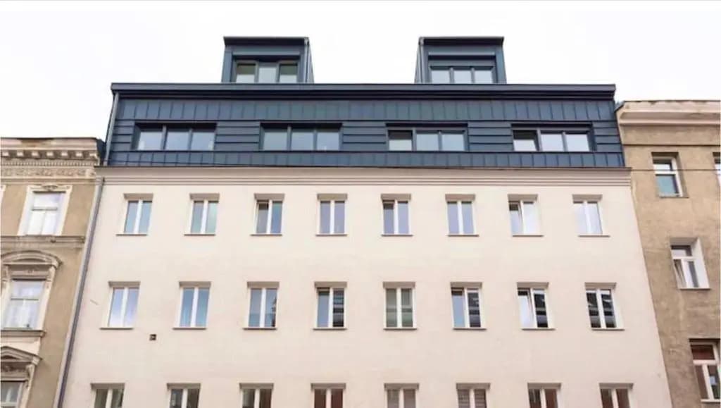 Charming & Large Flat near CentralStation Apt7 - photo 1