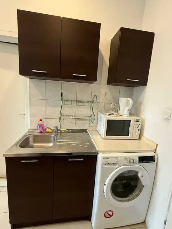 1BR Plus LR Apt Top Vienna Location - photo 10