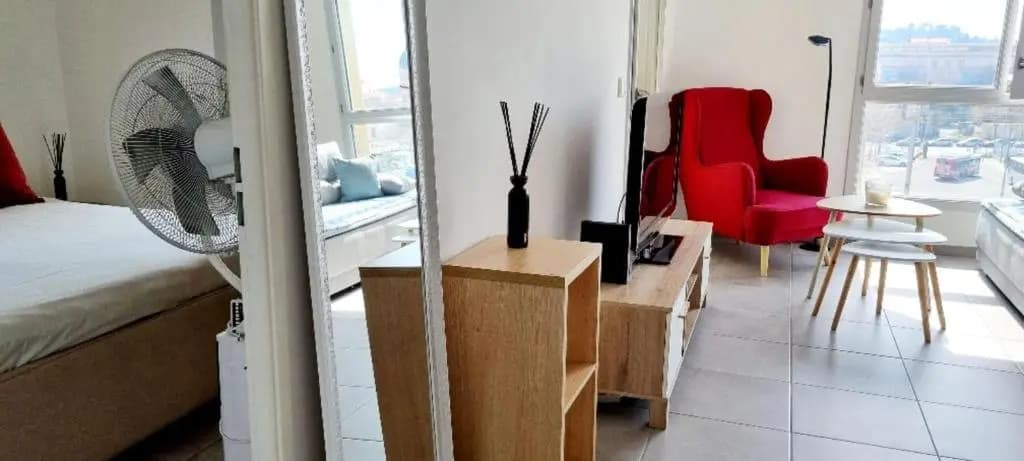 Nice 40m With Wifi Balcon Near The City - photo 4