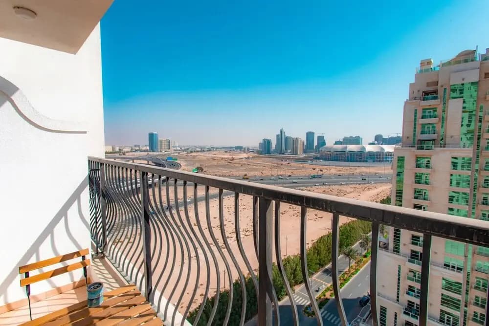 Travertine studio with stadium views - photo 20