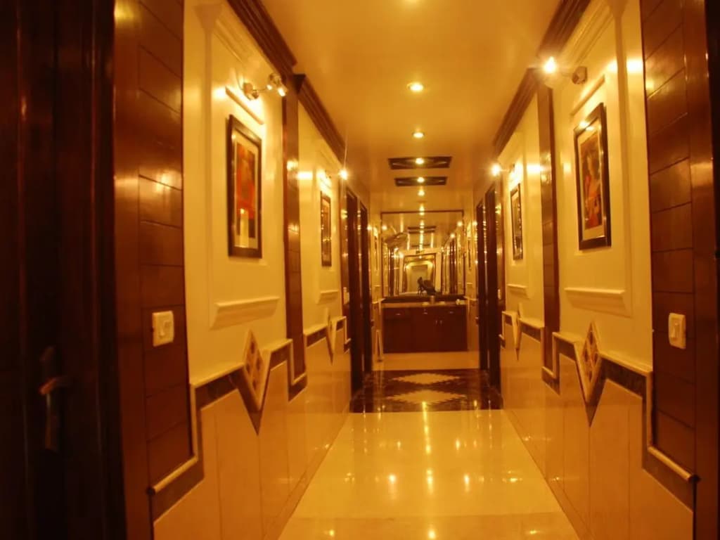 Hotel Shipra International - photo 12