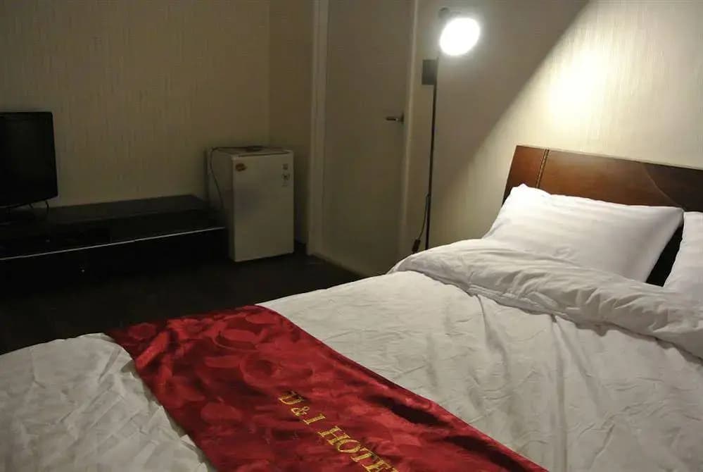 U & I Hostel - photo 1