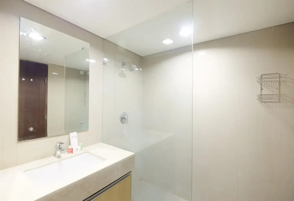 Comfortable and Modern Studio Apartment near Cawang and MT Haryono - photo 7