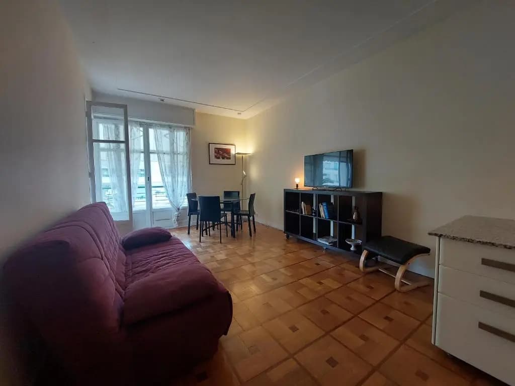BH - CAPITOL - Central 2 Bedrooms 5 Peoples - photo 3