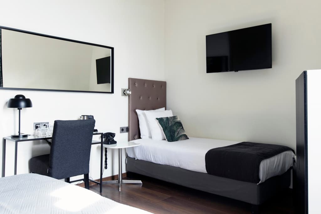Quentin Canal House Hotel - photo 26