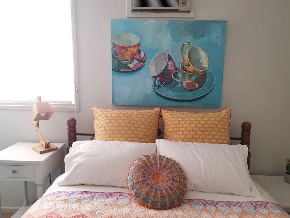 Stylish Comfortable Central Artists Home - photo 2