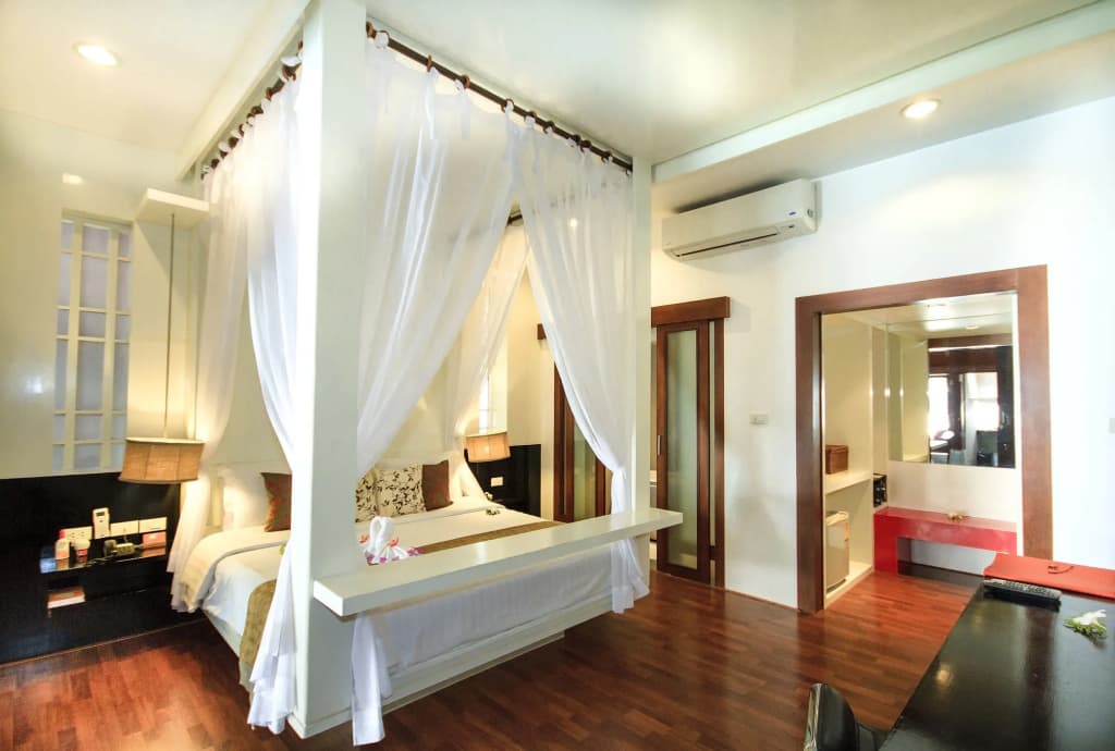 Pao Jin Poon Beach Front Villa - photo 3
