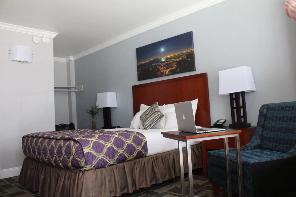 Bay Bridge Inn - photo 4