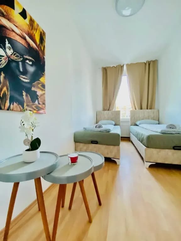 Rooms in Cozy 4BR Shared Apt Central - photo 13