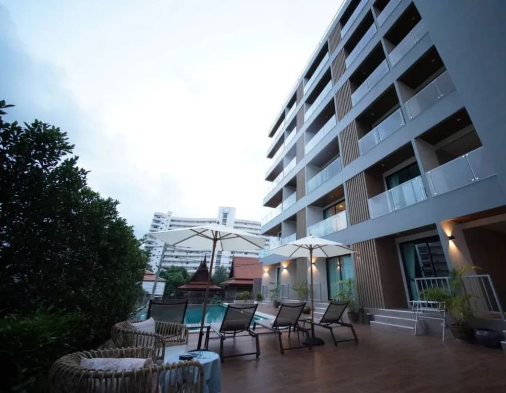 Blooming Hill Boutique Suites - photo 18