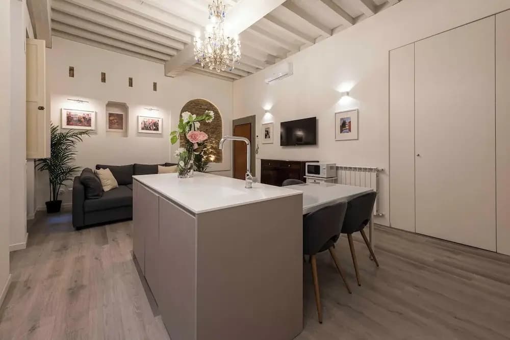 Deluxe Pitti Suites by MMega - photo 13