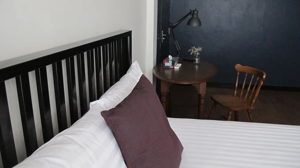 Two One Zero Apartment - photo 4