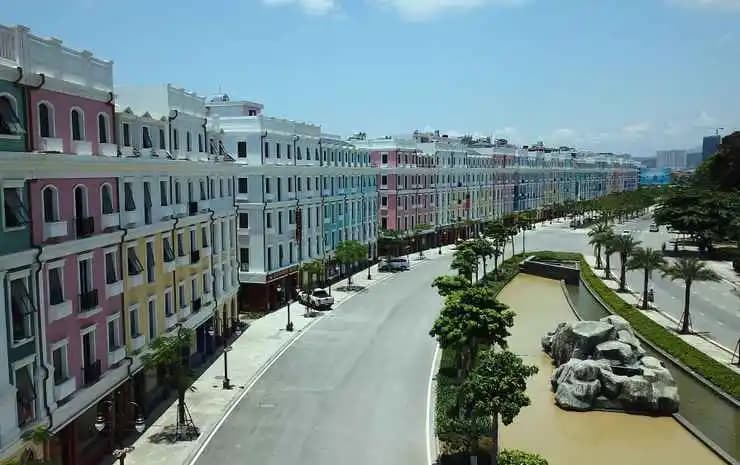 Luxury Hotel - photo 13