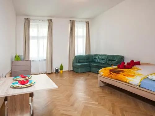 Beautiful Central Apartment Thámova - photo 2