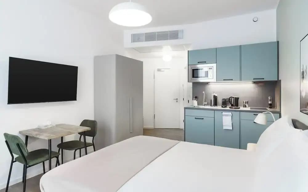 Limehome Berlin Sybelstraße - photo 14