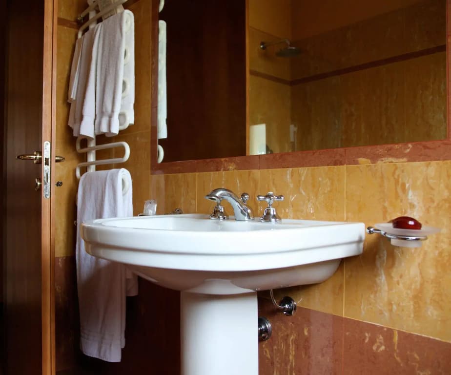 Hotel San Guido Porta Volta - photo 8