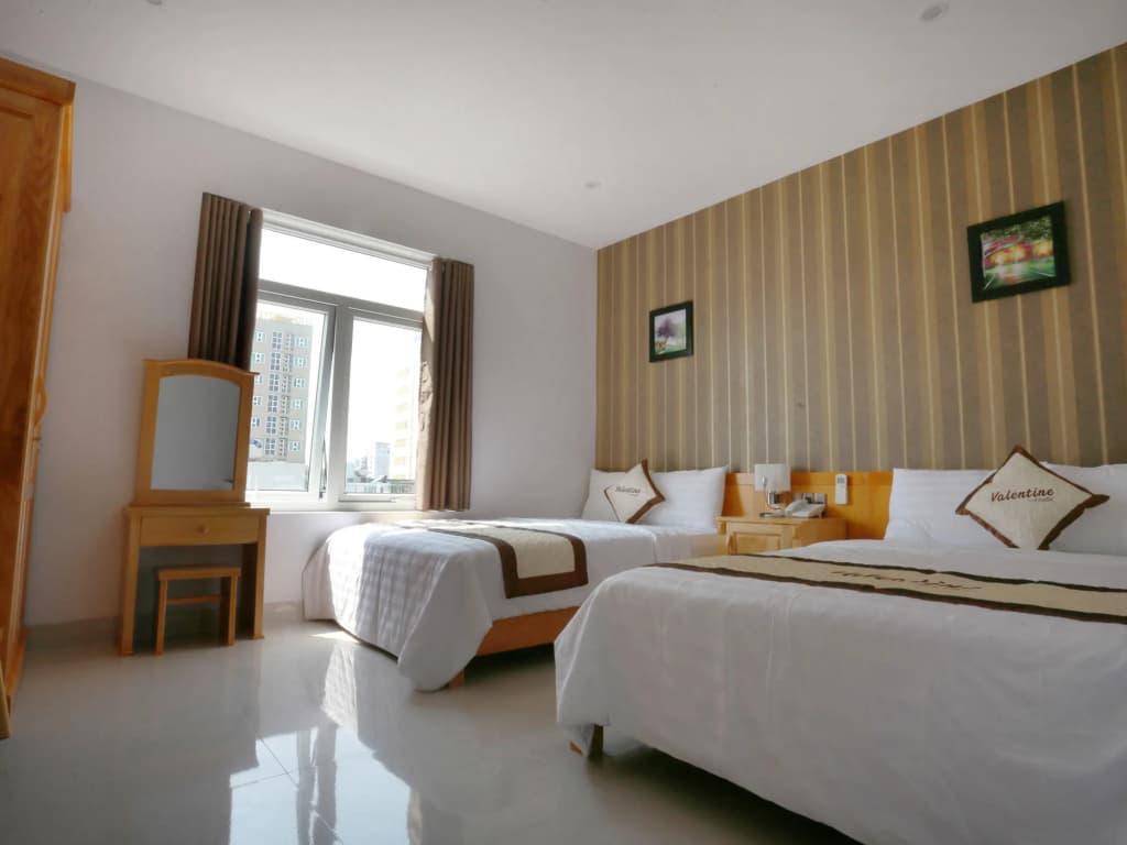 Valentine Hotel - photo 4