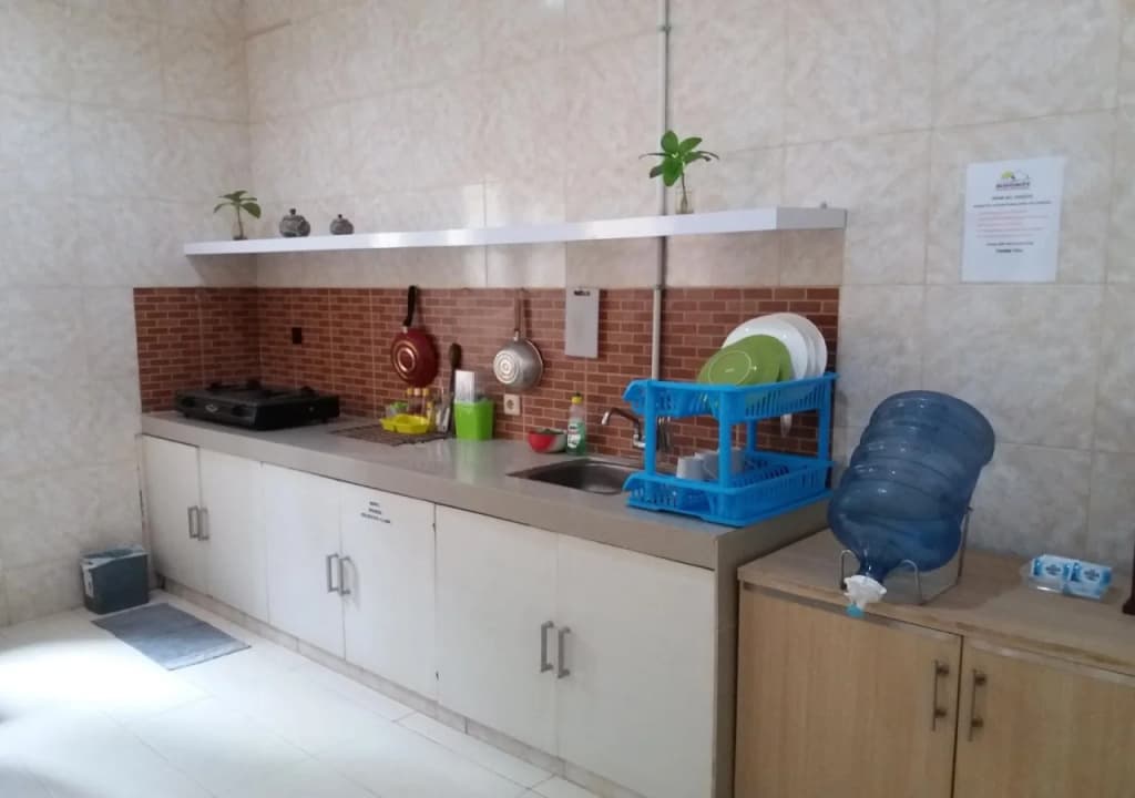 Bookit Backpacker Hostel - photo 12