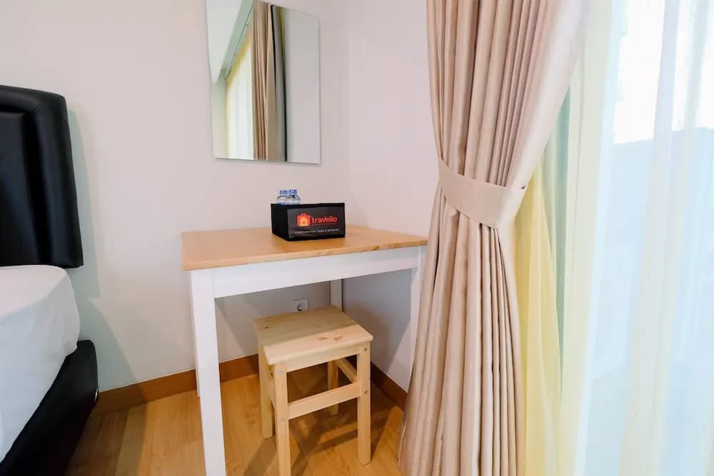 Monas View Studio Apartment at Capitol Suites - photo 16