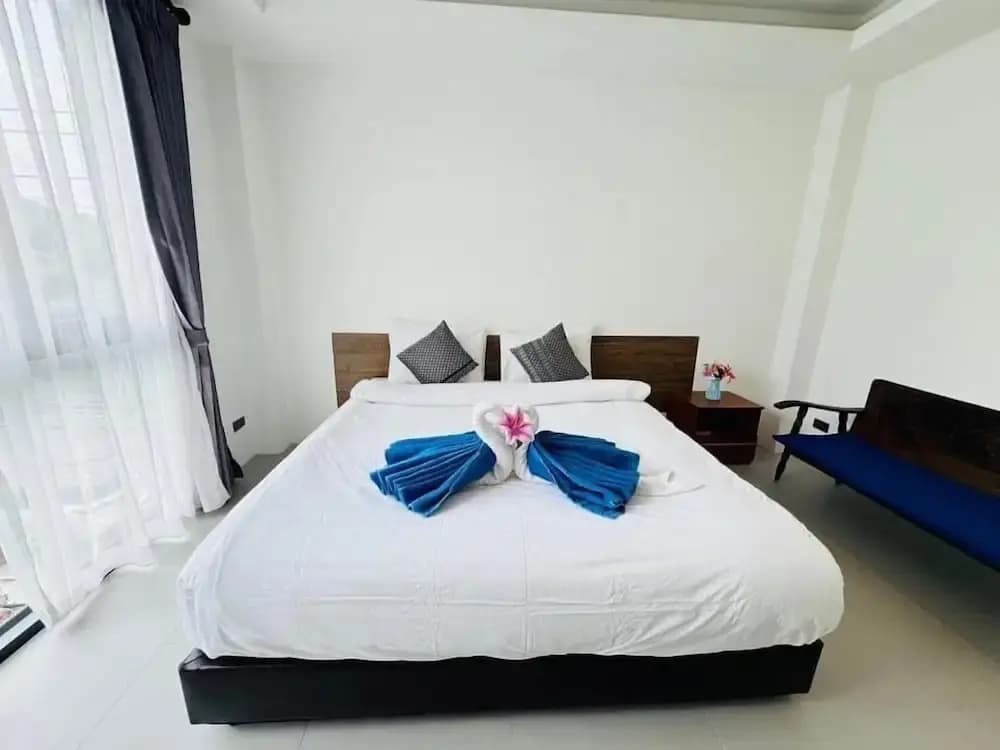 Rockstar Beach Apartments - photo 2