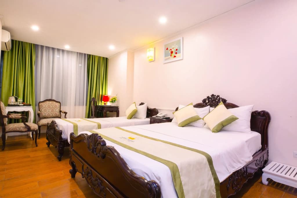 Royal Hotel - photo 3