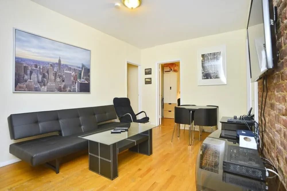 Fancy 2 BR on Upper East Side - photo 9