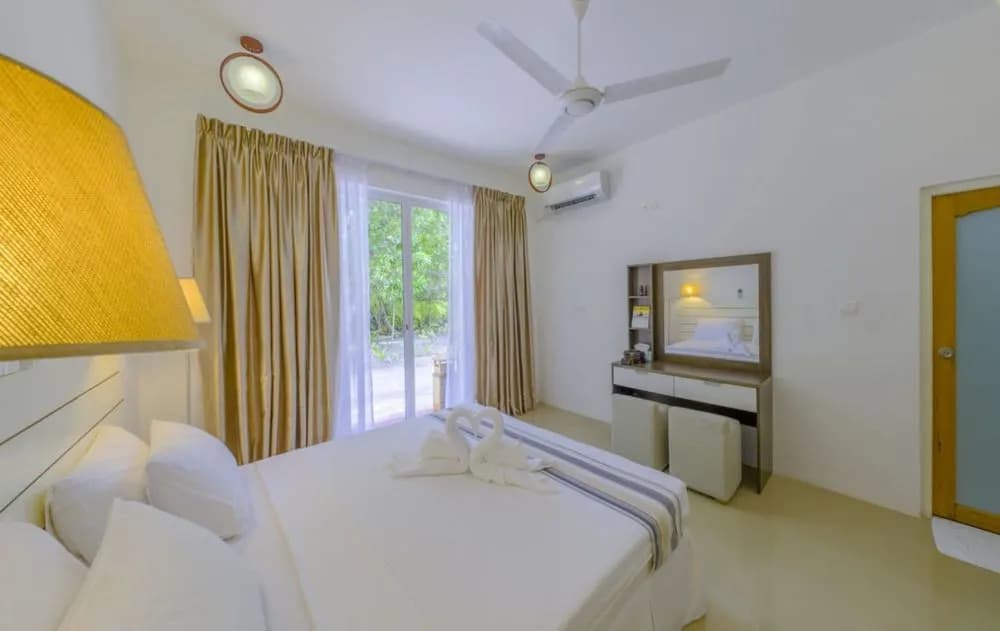 Dhigurah Retreat Beach - photo 14