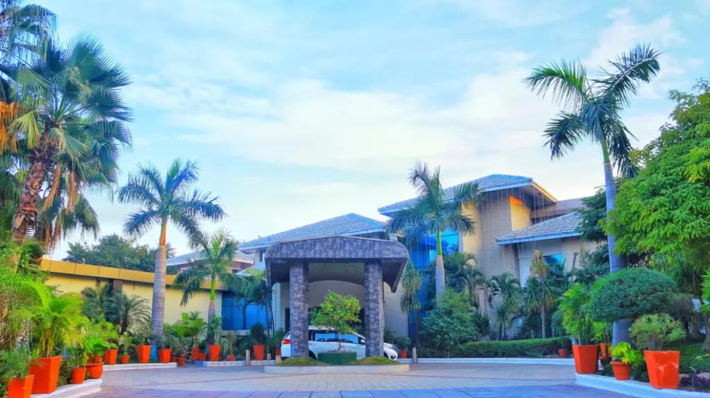 Dee Marks Hotel and Resorts - photo 22