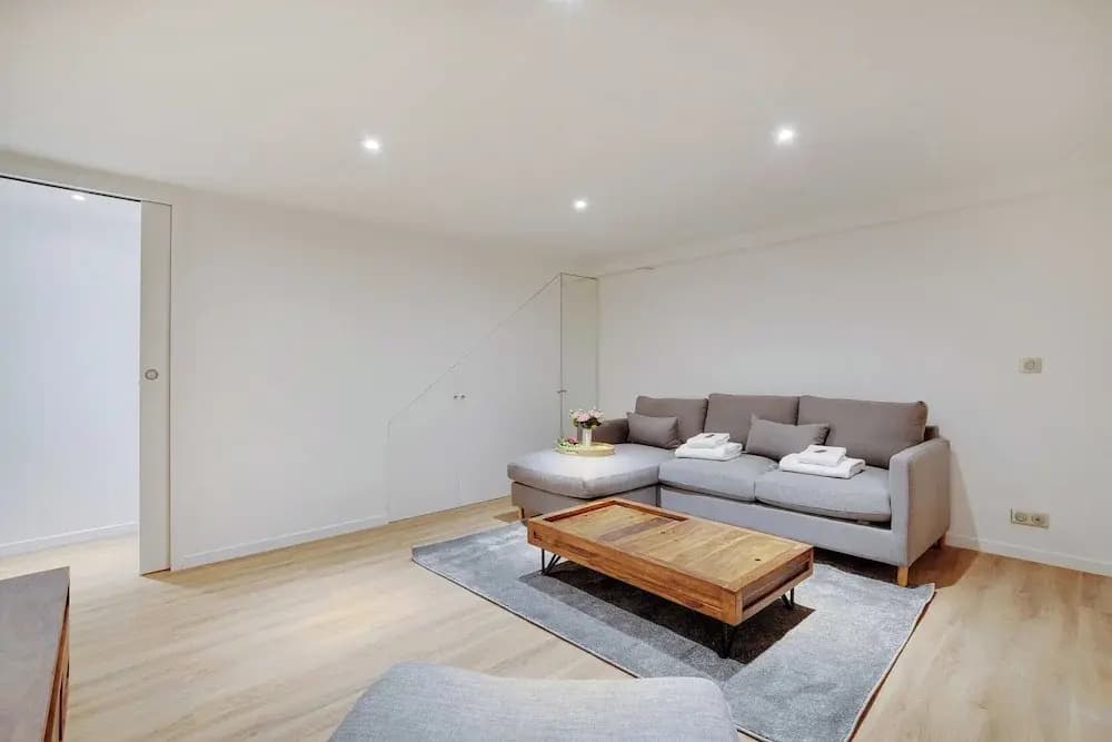 Spacious Apartment With 2 Rooms - photo 6