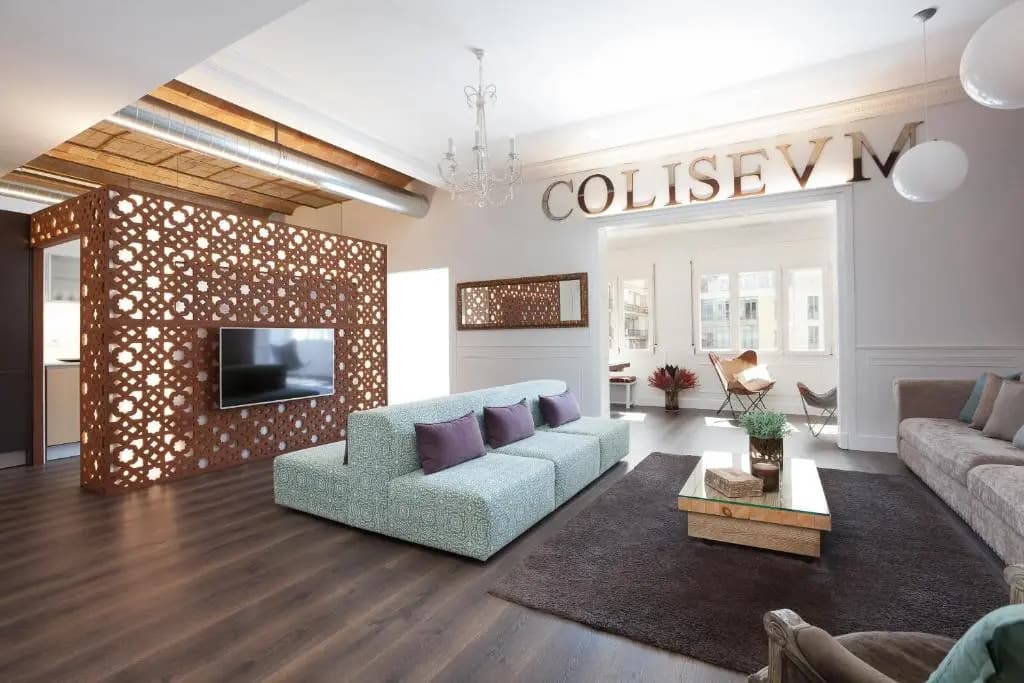 Enjoybcn Coliseum Apartments - photo 2