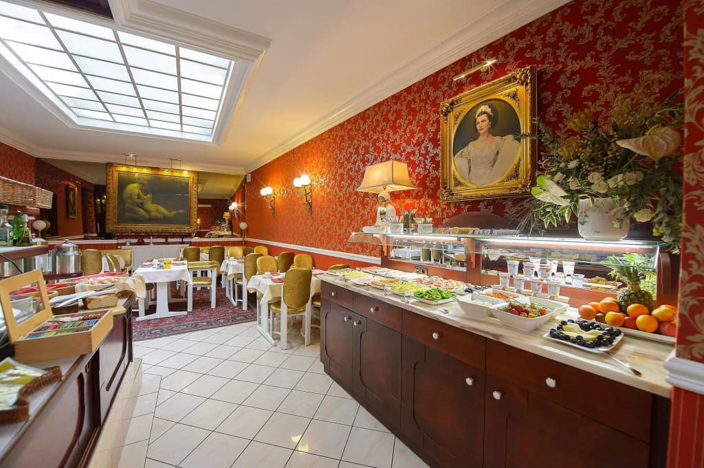 Hotel Urania - photo 16