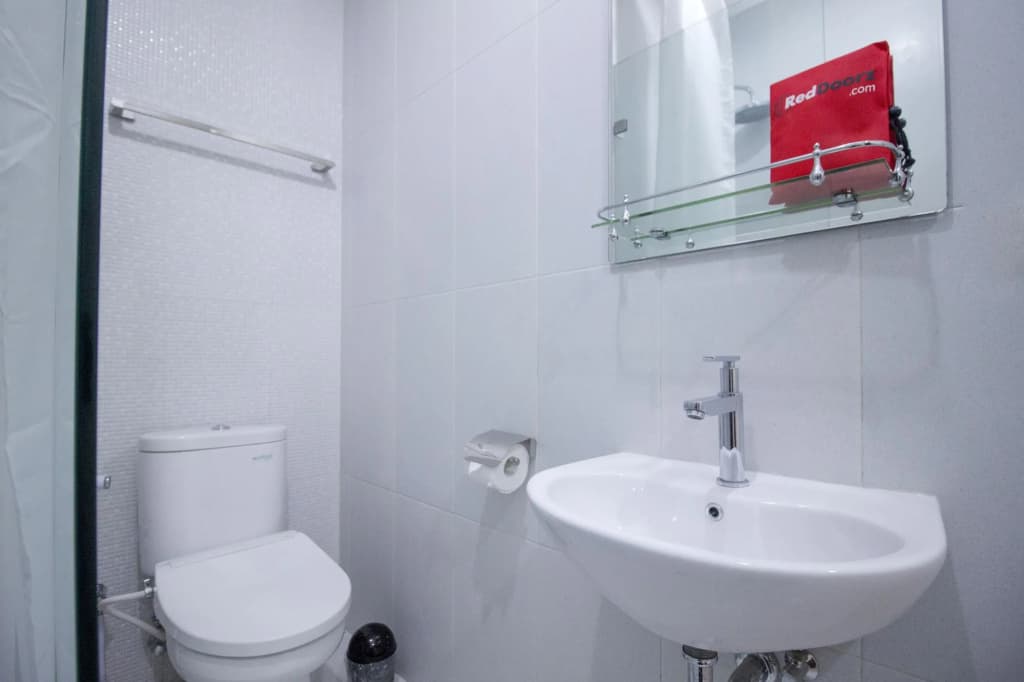 RedDoorz Plus @ SCBD - photo 14