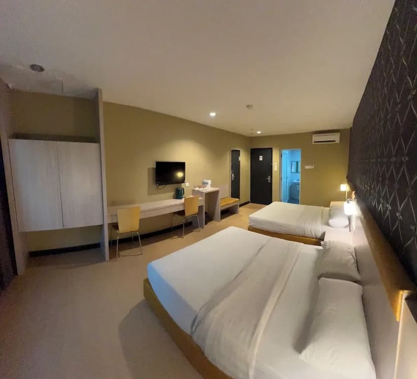 Havona Hotel -Permas Jaya -Self Check-In - photo 3