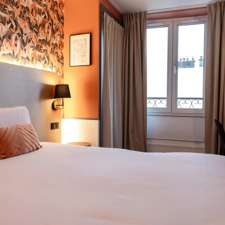 Hôtel Kyriad Paris 10 — Canal Saint Martin-République - photo 33