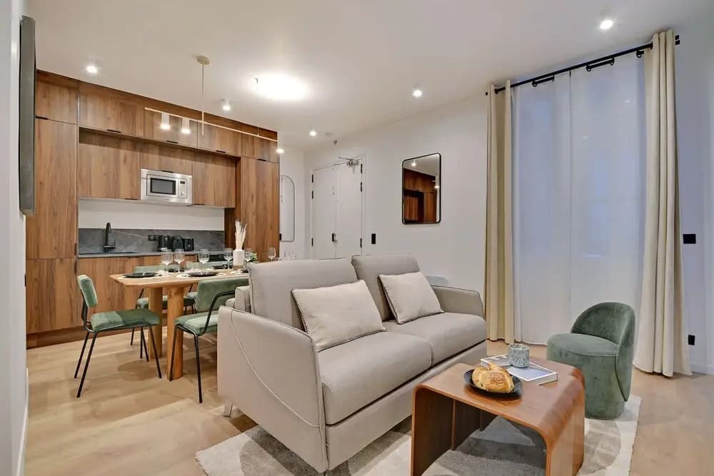 Chic and Spacious Apartment in the Heart of Paris - photo 12