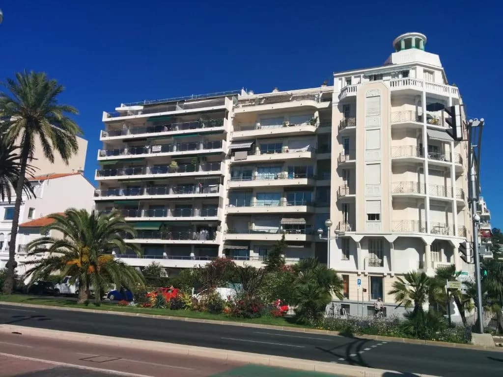 Appartement 3 pièces Nice Promenade des anglais dernier étage vue mer solarium - photo 1
