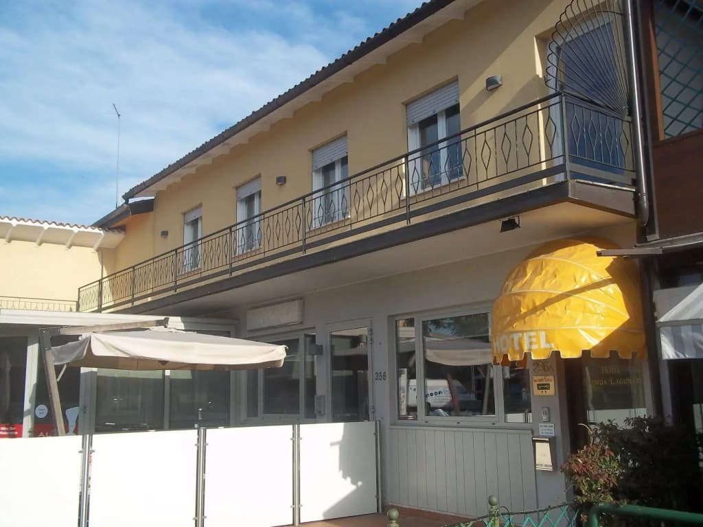 Hotel Gronda Lagunare - photo 1
