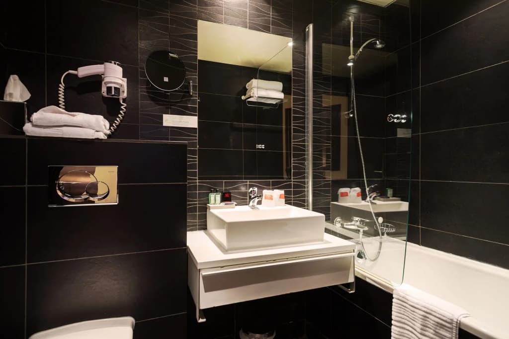 Hotel Arc Elysees - photo 8