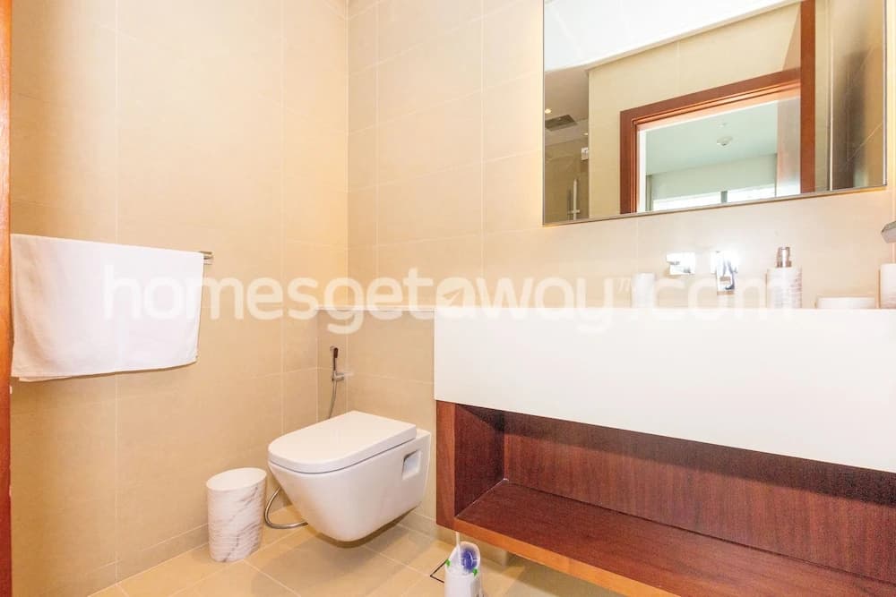 Homesgetaway- 2BR in Marina Gate Tower 2 - photo 8