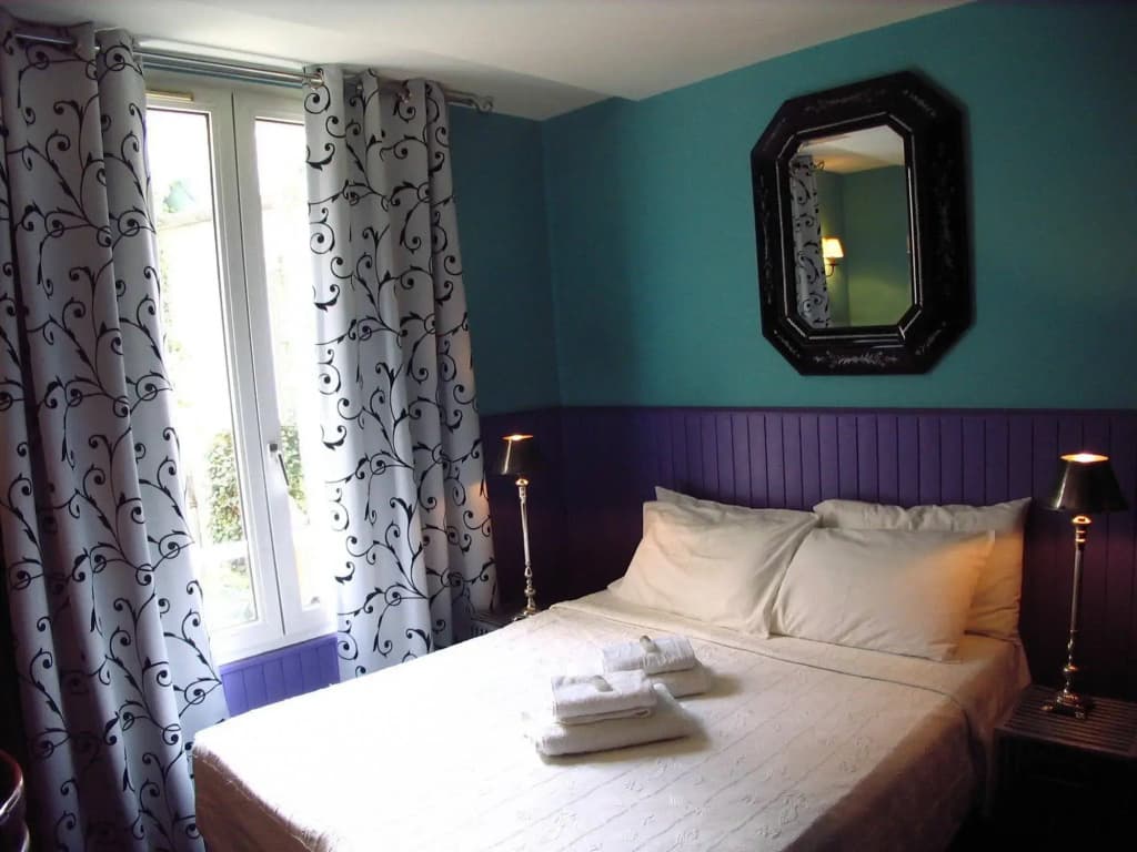 The Walled off Hotel Paris - photo 3
