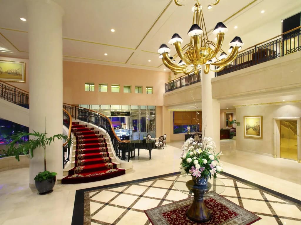 Ambhara Hotel - photo 2