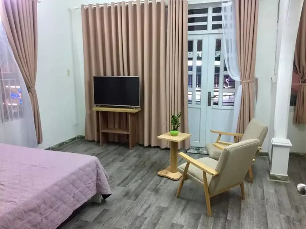 Leo's House - photo 6